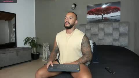 Snapshot of emanuelspencer chatting on 01-28-25, 05:00 emanuelspencer online show from 01-28-25, 05:00