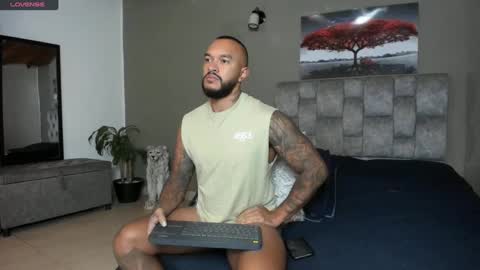 Snapshot of emanuelspencer chatting on 02-13-25, 12:00 emanuelspencer online show from 02-13-25, 12:00