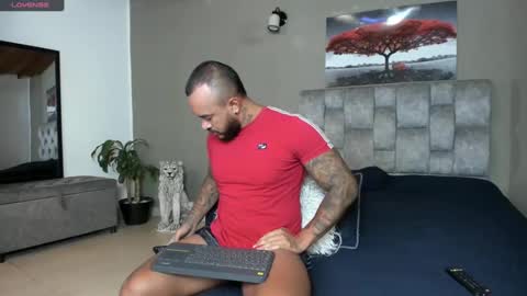 Snapshot of emanuelspencer chatting on 02-19-25, 12:22 emanuelspencer online show from 02-19-25, 12:22