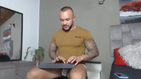 Snapshot of emanuelspencer chatting on 11-10-25, 05:34 emanuelspencer online show from 11-10-25, 05:34