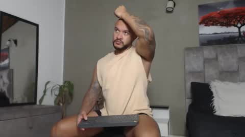 Snapshot of emanuelspencer chatting on 11-13-25, 03:05 emanuelspencer online show from 11-13-25, 03:05