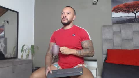 Snapshot of emanuelspencer chatting on 11-24-25, 01:00 emanuelspencer online show from 11-24-25, 01:00