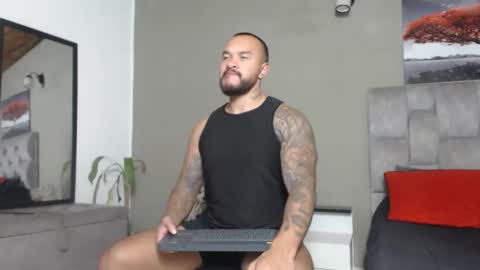 Snapshot of emanuelspencer chatting on 11-27-25, 04:03 emanuelspencer online show from 11-27-25, 04:03