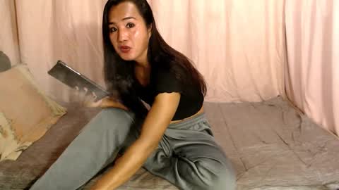 Snapshot of emarie91 chatting on 01-28-25, 08:57 Trans cummer online show from 01-28-25, 08:57