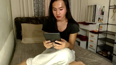 Snapshot of emarie91 chatting on 02-21-25, 02:27 Trans cummer online show from 02-21-25, 02:27