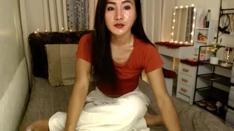 Snapshot of emarie91 chatting on 02-26-25, 06:26 Trans cummer online show from 02-26-25, 06:26