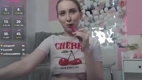 Snapshot of emberluna_ chatting on 06-14-26, 07:27 Ember online show from 06-14-26, 07:27