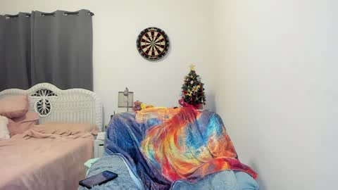 Ember Pheonixxx online show from 12-31-24, 04:16