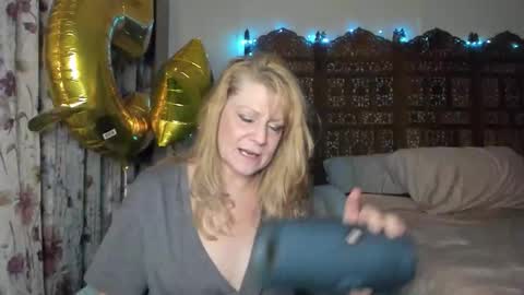 Ember Pheonixxx online show from 11-20-25, 04:23