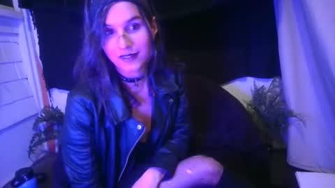 Ellie online show from 12-13-24, 07:47