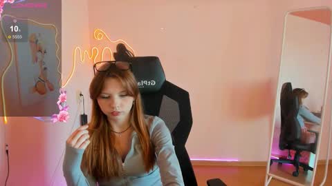 Snapshot of embervexen chatting on 03-02-26, 07:15 Ember online show from 03-02-26, 07:15