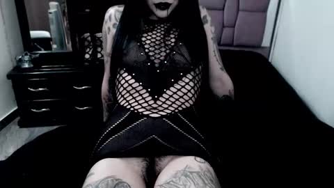 Emerald Black online show from 09-21-25, 06:04