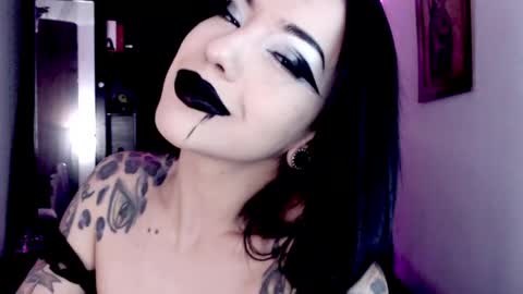 Snapshot of emearld_black chatting on 05-23-26, 03:56 Emerald Black online show from 05-23-26, 03:56