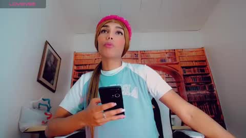 Emeli online show from 01-12-25, 08:03