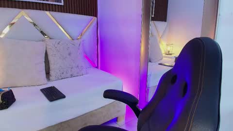 Emily  online show from 03-10-26, 04:06