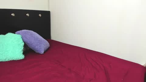 emely_aaron69z online show from 04-18-26, 02:15