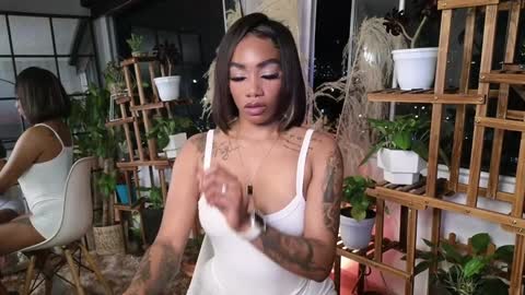 Snapshot of emely_brandon_ chatting on 12-14-24, 01:06 anyelii online show from 12-14-24, 01:06