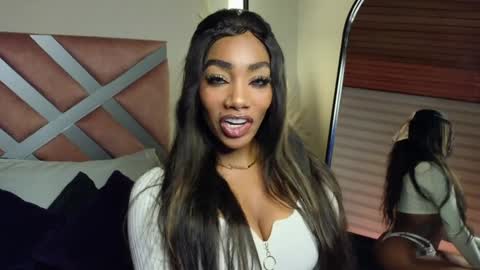 Snapshot of emely_brandon_ chatting on 02-08-25, 11:24 anyelii online show from 02-08-25, 11:24