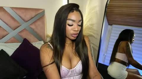 Snapshot of emely_brandon_ chatting on 02-15-25, 01:31 anyelii online show from 02-15-25, 01:31