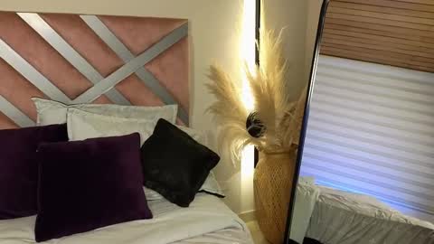 Snapshot of emely_brandon_ chatting on 02-22-25, 02:50 anyelii online show from 02-22-25, 02:50