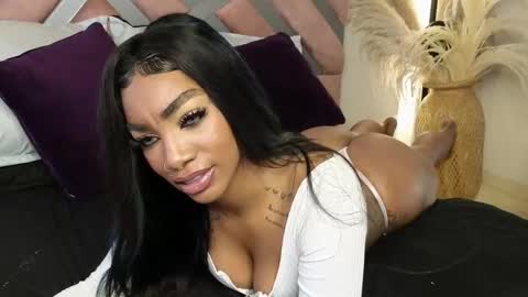 Snapshot of emely_brandon_ chatting on 03-07-25, 07:05 anyelii online show from 03-07-25, 07:05