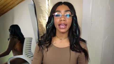 Snapshot of emely_brandon_ chatting on 03-12-25, 04:46 anyelii online show from 03-12-25, 04:46