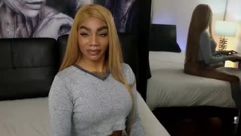 Snapshot of emely_brandon_ chatting on 11-17-25, 03:01 anyelii online show from 11-17-25, 03:01