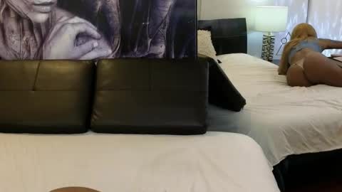 anyelii  online show from 12-18-25, 09:26