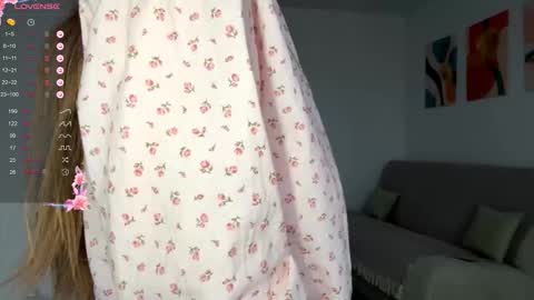 Snapshot of emeraldcotton chatting on 12-03-25, 04:42 Gily online show from 12-03-25, 04:42