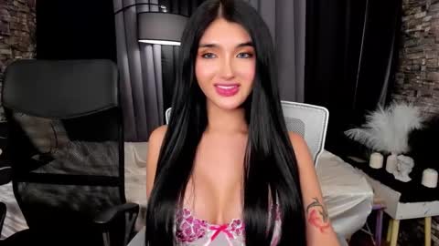 Snapshot of emeraldfvckinggreyson chatting on 02-07-25, 03:34 Emerald online show from 02-07-25, 03:34