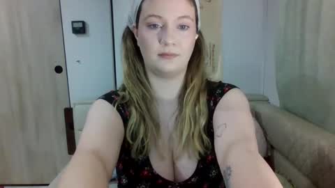 EmerieSkye online show from 02-05-26, 04:44