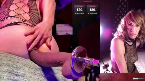 Snapshot of emerylune_xo chatting on 11-20-25, 04:56 Emery Lune online show from 11-20-25, 04:56