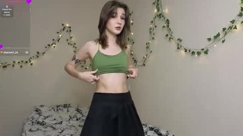 Snapshot of emibianca chatting on 10-16-25, 08:32 Bianca and Emi online show from 10-16-25, 08:32