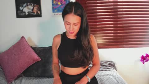 Emilia Gomez online show from 02-17-26, 07:42