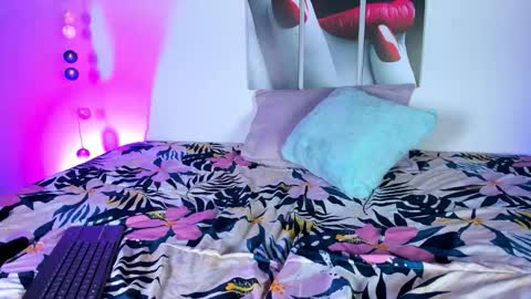 emiili_clark online show from 03-28-26, 04:23