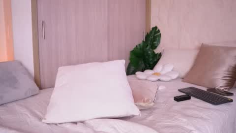    online show from 03-18-26, 03:26