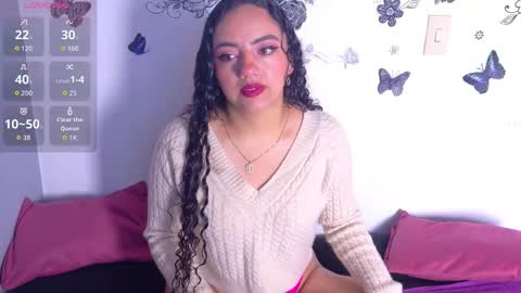 Snapshot of emiily_curly chatting on 02-25-26, 10:58 Emily online show from 02-25-26, 10:58