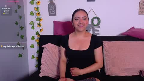 Snapshot of emiily_curly chatting on 05-07-26, 11:59 Emily online show from 05-07-26, 11:59
