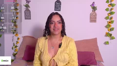 Snapshot of emiily_curly chatting on 05-26-26, 10:55 Emily online show from 05-26-26, 10:55