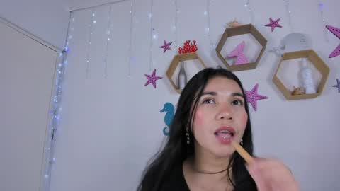 Snapshot of emiily_parkerr chatting on 12-18-24, 03:04 Emily online show from 12-18-24, 03:04