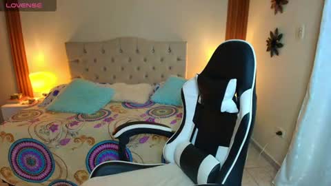 Snapshot of emiily_skinny chatting on 07-03-26, 11:44 emiily_skinny online show from 07-03-26, 11:44