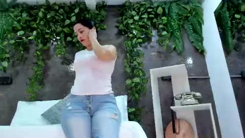 Snapshot of emiily_smile chatting on 07-21-26, 12:40 Emily online show from 07-21-26, 12:40