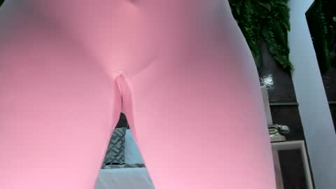 Snapshot of emiily_smile chatting on 08-01-26, 01:21 Emily online show from 08-01-26, 01:21