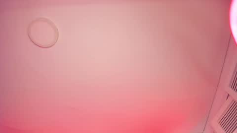 Snapshot of emiilycollins1 chatting on 01-11-25, 12:44 online show from 01-11-25, 12:44