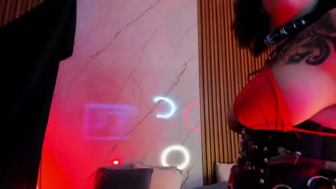 Snapshot of emiilycollins1 chatting on 01-20-25, 08:29 online show from 01-20-25, 08:29