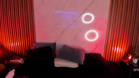 Snapshot of emiilycollins1 chatting on 02-12-25, 09:43 online show from 02-12-25, 09:43