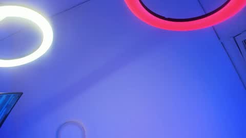 Snapshot of emiilycollins1 chatting on 10-22-25, 09:58 online show from 10-22-25, 09:58