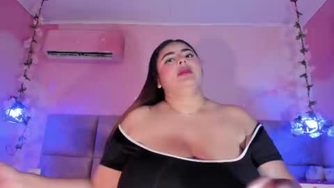 Snapshot of emiilygrace_ chatting on 06-15-26, 11:34 Emiily Grace online show from 06-15-26, 11:34