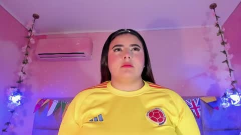 Snapshot of emiilygrace_ chatting on 06-21-26, 11:35 Emiily Grace online show from 06-21-26, 11:35