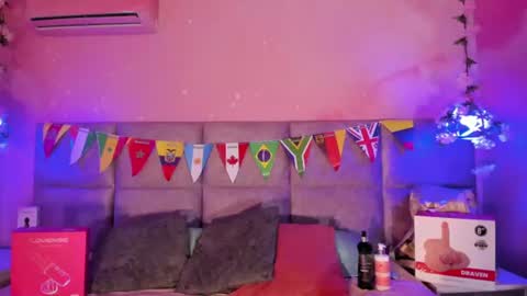 Snapshot of emiilygrace_ chatting on 07-08-26, 10:53 Emiily Grace online show from 07-08-26, 10:53